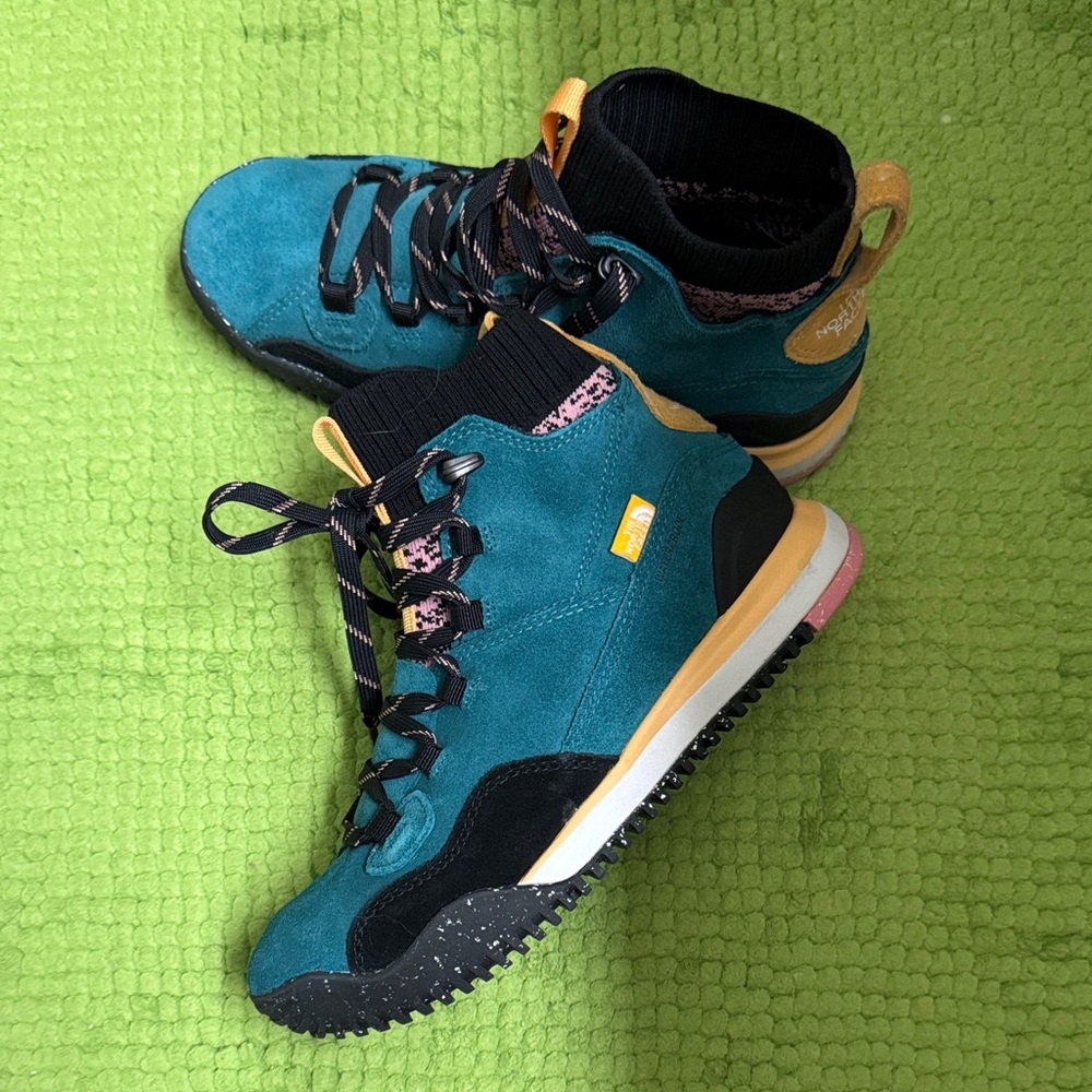 The North Face Teal and Black Outdoor Boots - Picture 7 of 8